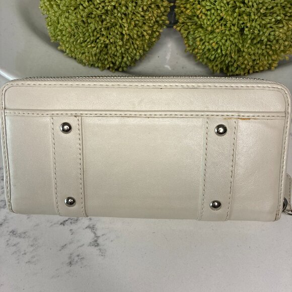 COACH SoHo Zoe Double Buckle Clutch Wallet in Off White/ Ivory - Picture 2 of 5